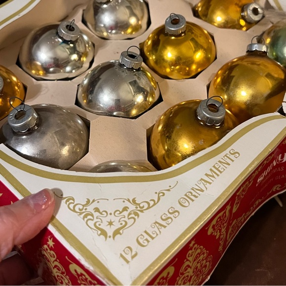 Box of Vintage Shiny Brite Large Christmas Ornament Balls - Picture 6 of 9